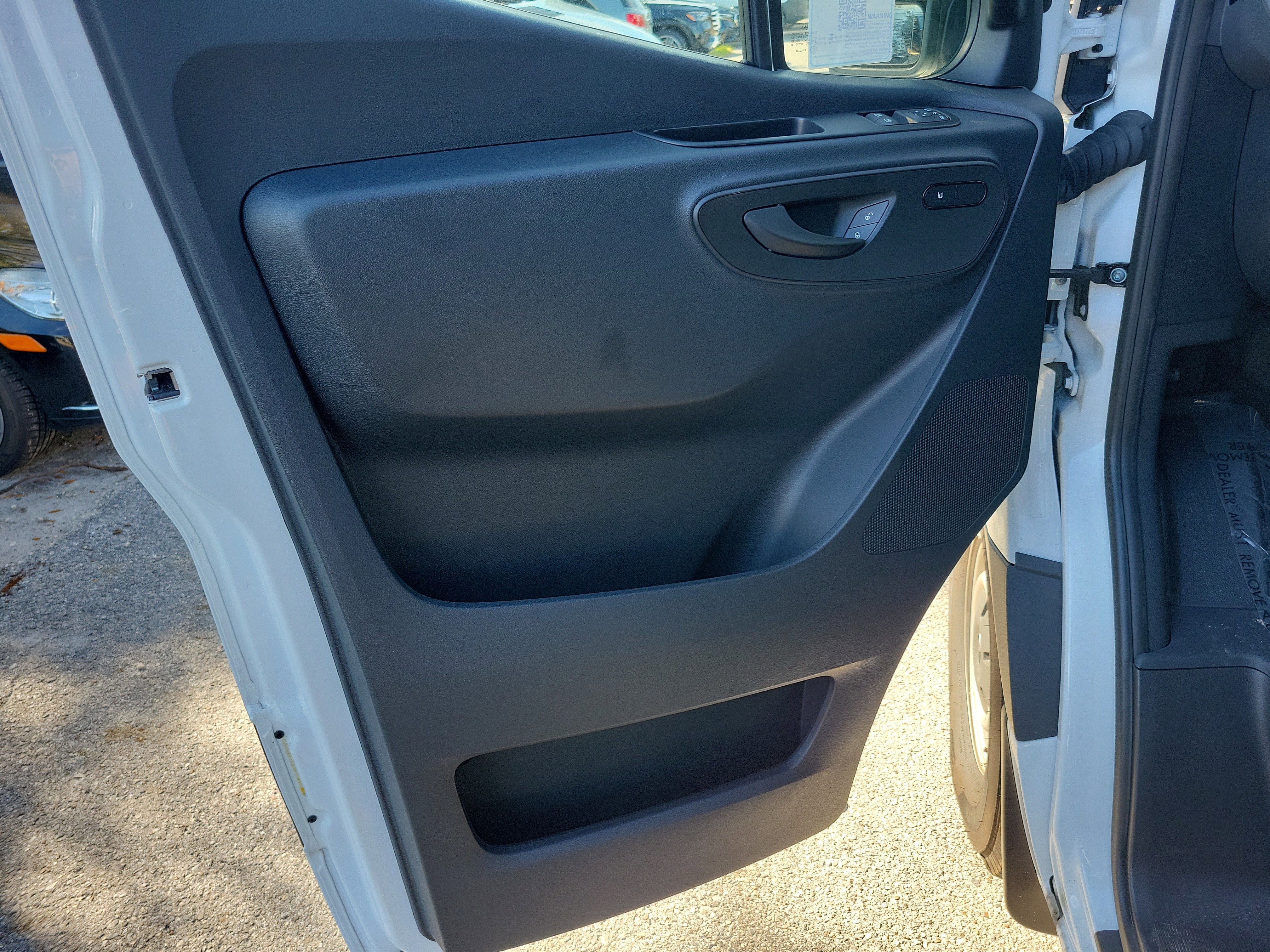 Used 2025 Mercedes-Benz Sprinter 2500 image 28