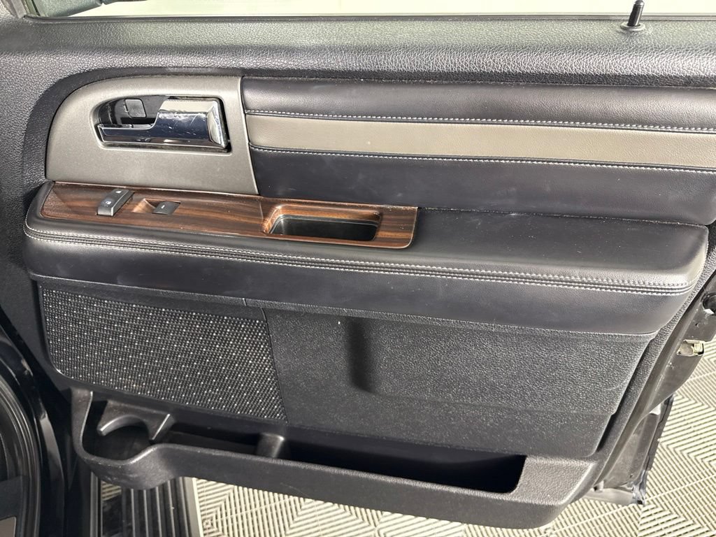 Used 2017 Ford Expedition EL Platinum AWD/4WD image 36