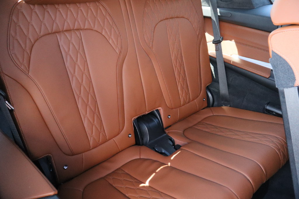 Used 2022 BMW X7 M50i AWD/4WD image 28