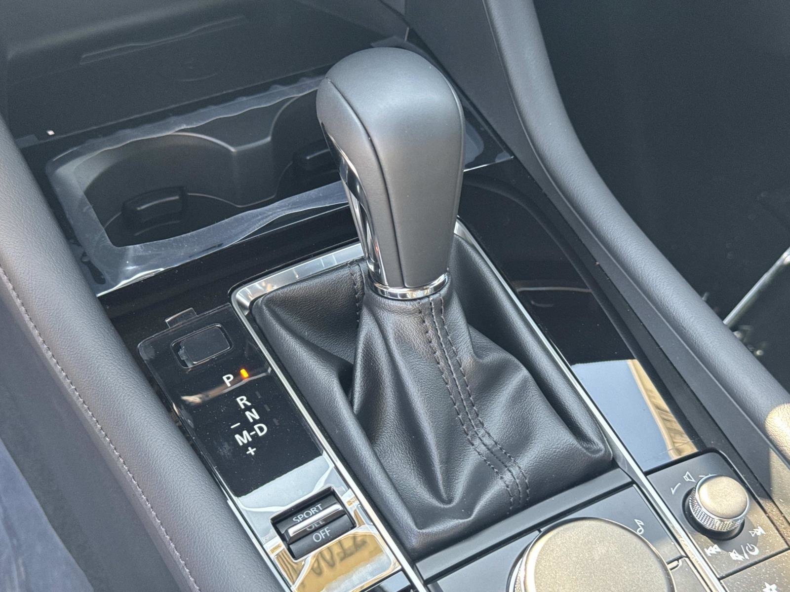 New 2026 MAZDA MAZDA3 Hatchback w/Premium Plus Pkg image 11