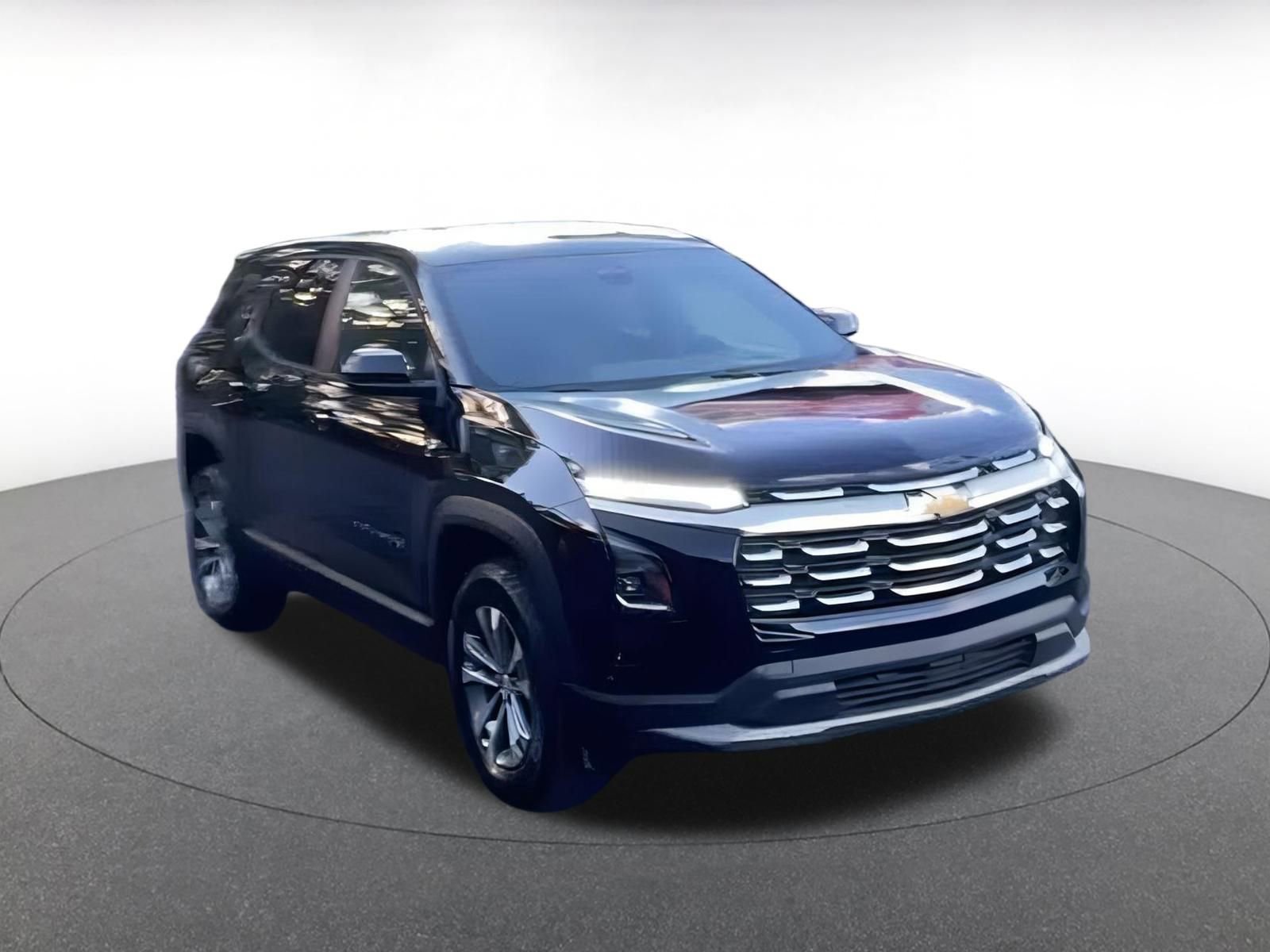 Used 2025 Chevrolet Equinox LT image 3