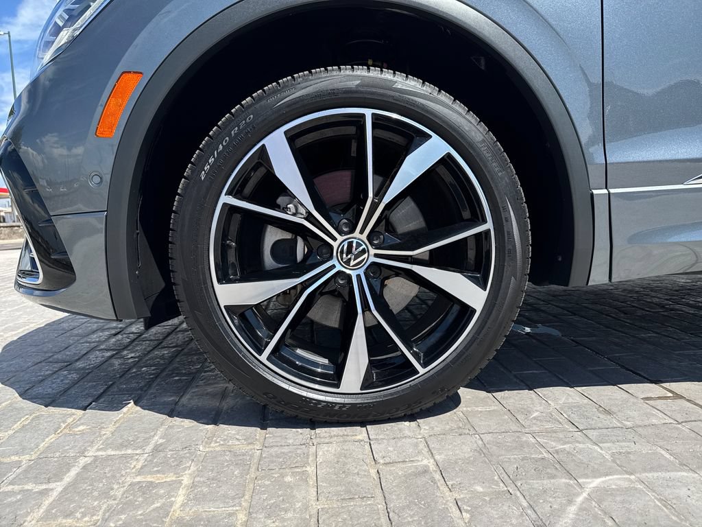 Certified 2023 Volkswagen Tiguan SEL R-Line AWD/4WD image 32