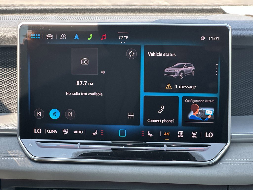 New 2025 Volkswagen Tiguan SE R-Line image 12