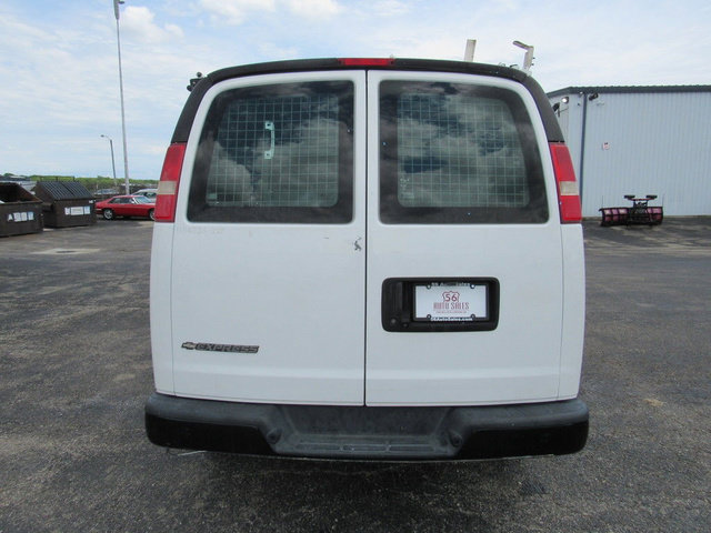 Used 2017 Chevrolet Express 2500 RWD image 4