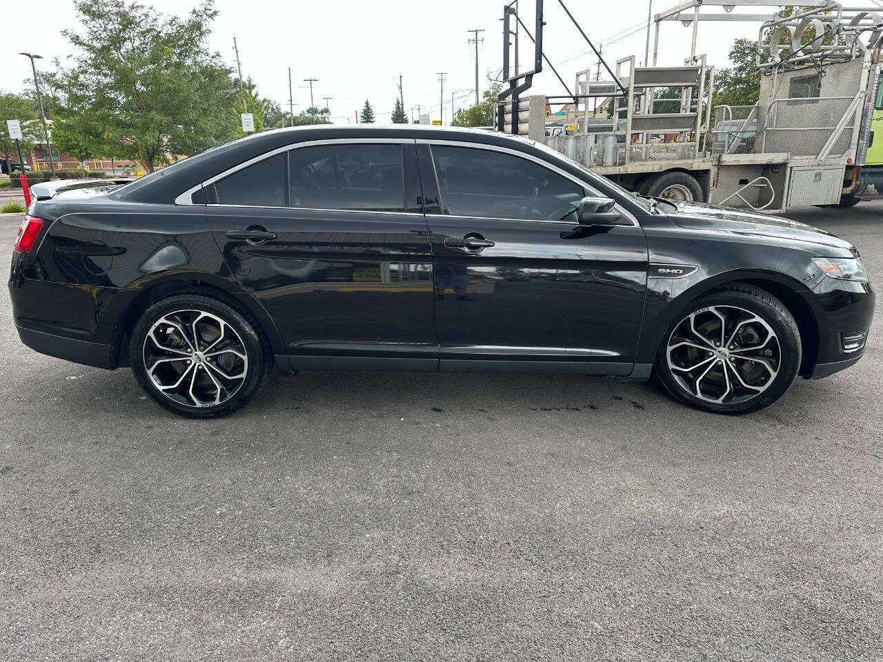 Used 2017 Ford Taurus SHO w/ Sho Performance Package image 6