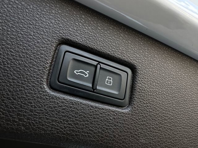 Used 2018 Audi Q7 3.0T Prestige image 42