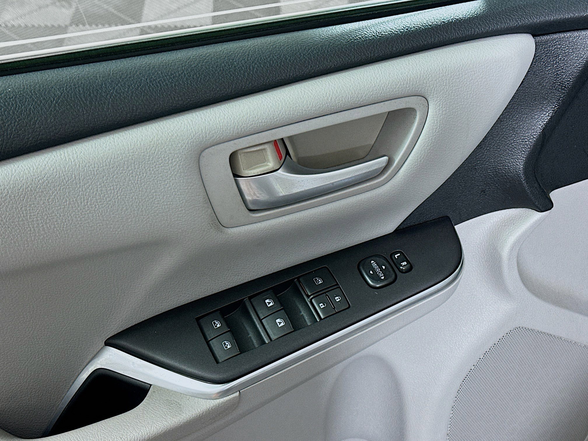 Used 2016 Toyota Camry LE FWD image 15