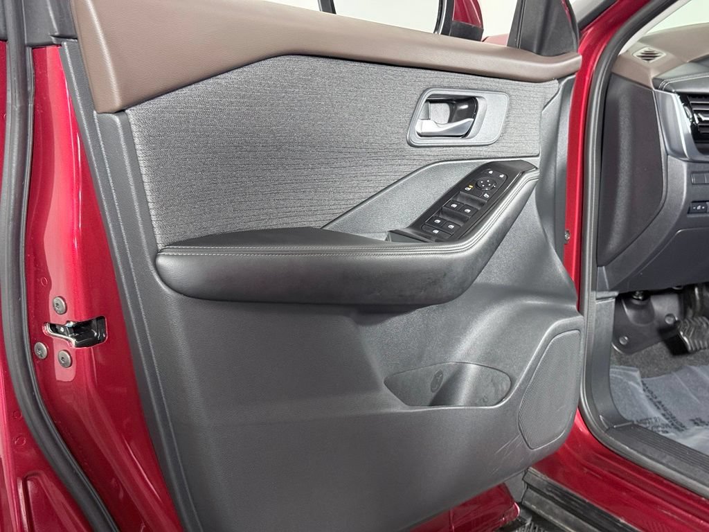 Certified 2023 Nissan Rogue SV AWD/4WD image 28