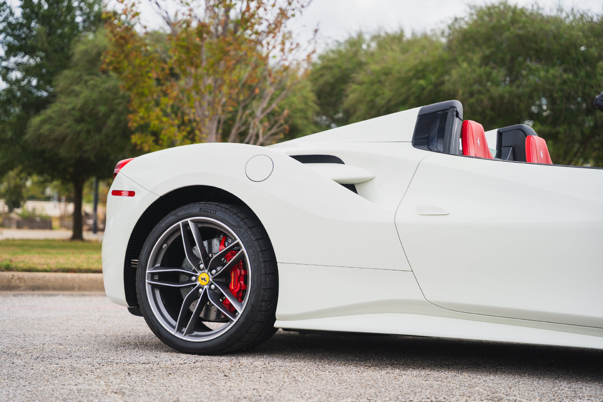 Used 2018 Ferrari 488 Spider RWD image 41