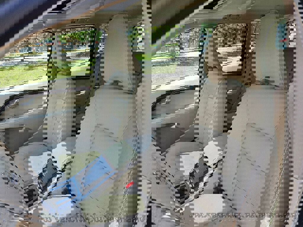 Used 2015 Volvo XC70 T5 Premier w/ Proximity Package FWD image 40