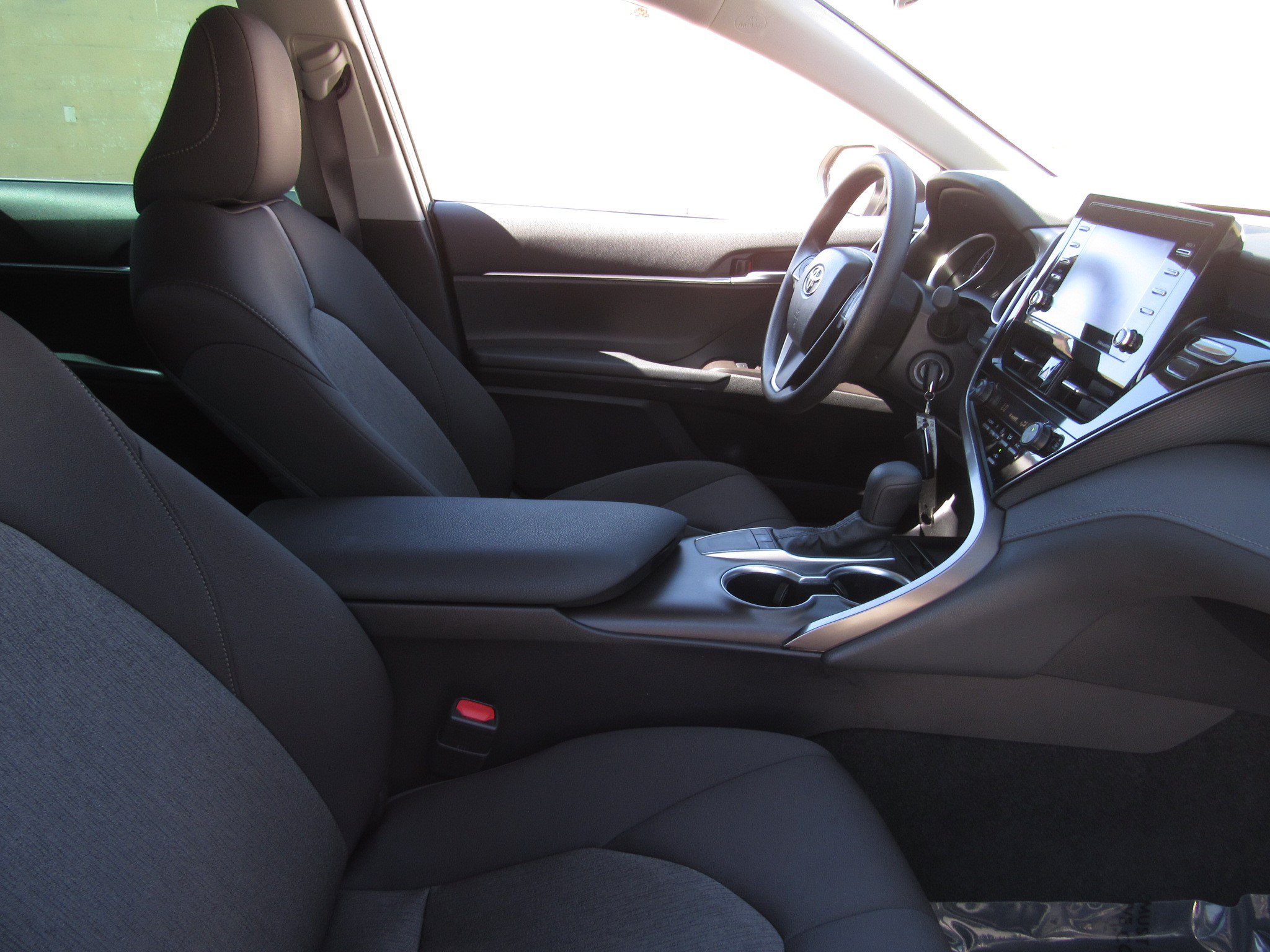 Used 2024 Toyota Camry LE FWD image 8