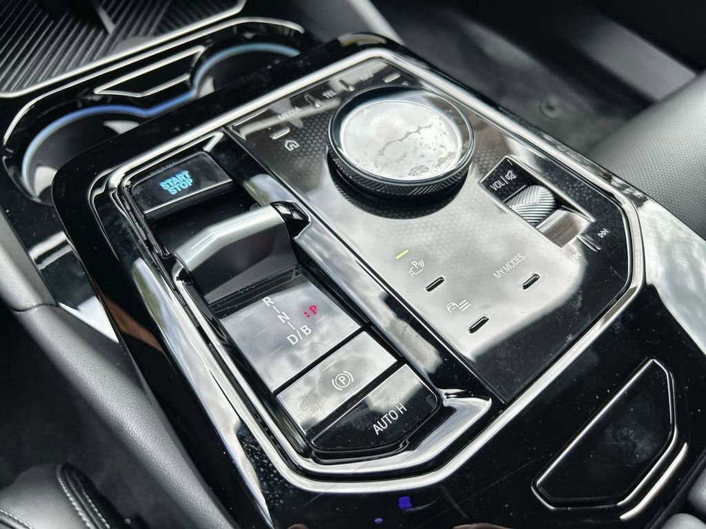 New 2025 BMW i5 M60 w/ Premium Package image 24