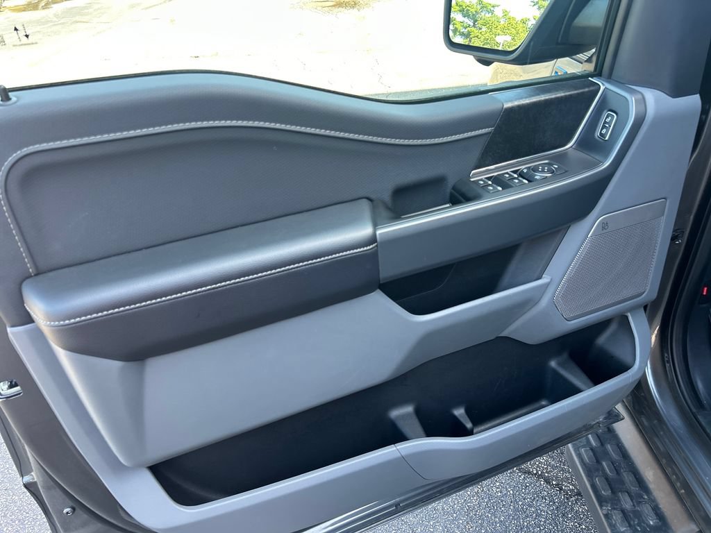 Used 2025 Ford F150 Lightning Flash AWD/4WD image 12