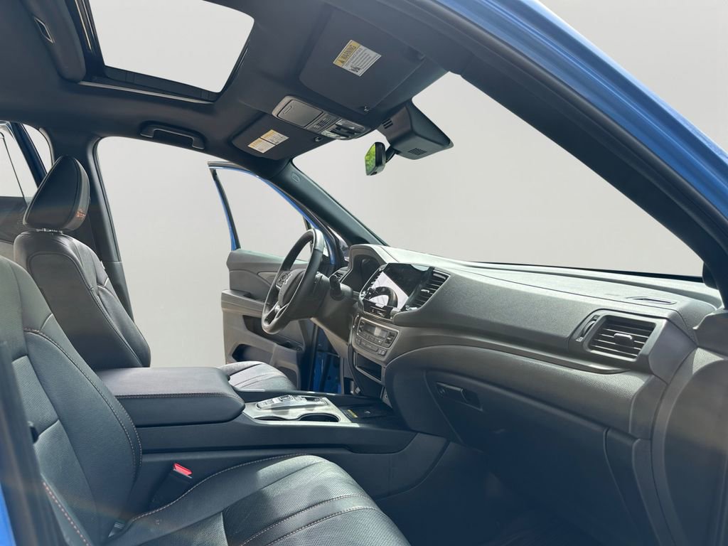 Certified 2025 Honda Passport TrailSport image 11