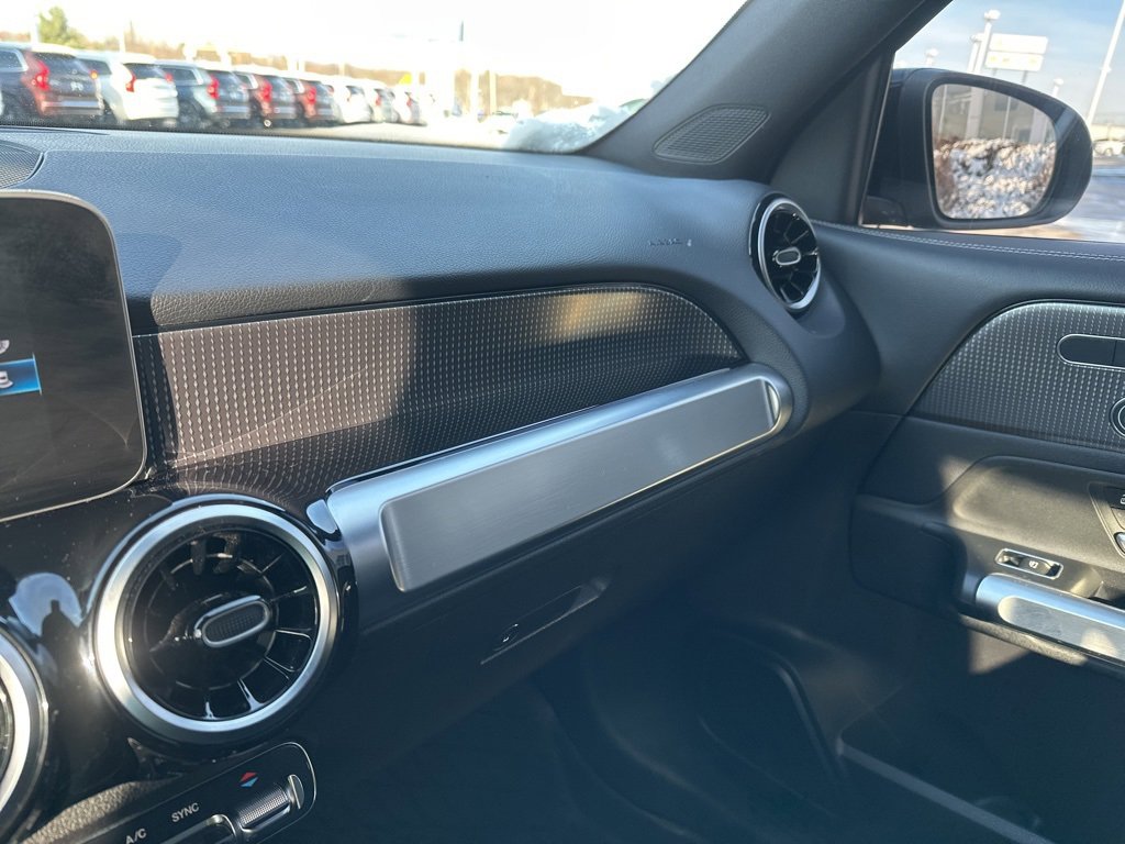 Used 2020 Mercedes-Benz GLB 250 4MATIC image 33