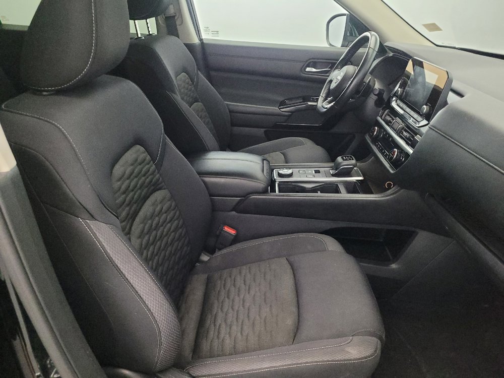Used 2022 Nissan Pathfinder SV w/ SV Premium Package image 21