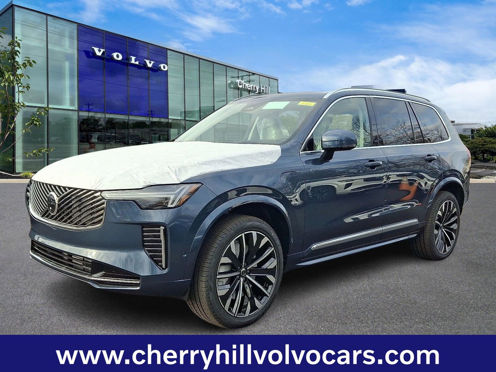 New 2026 Volvo XC90 T8 Ultra w/ Protection Package Premier image 2