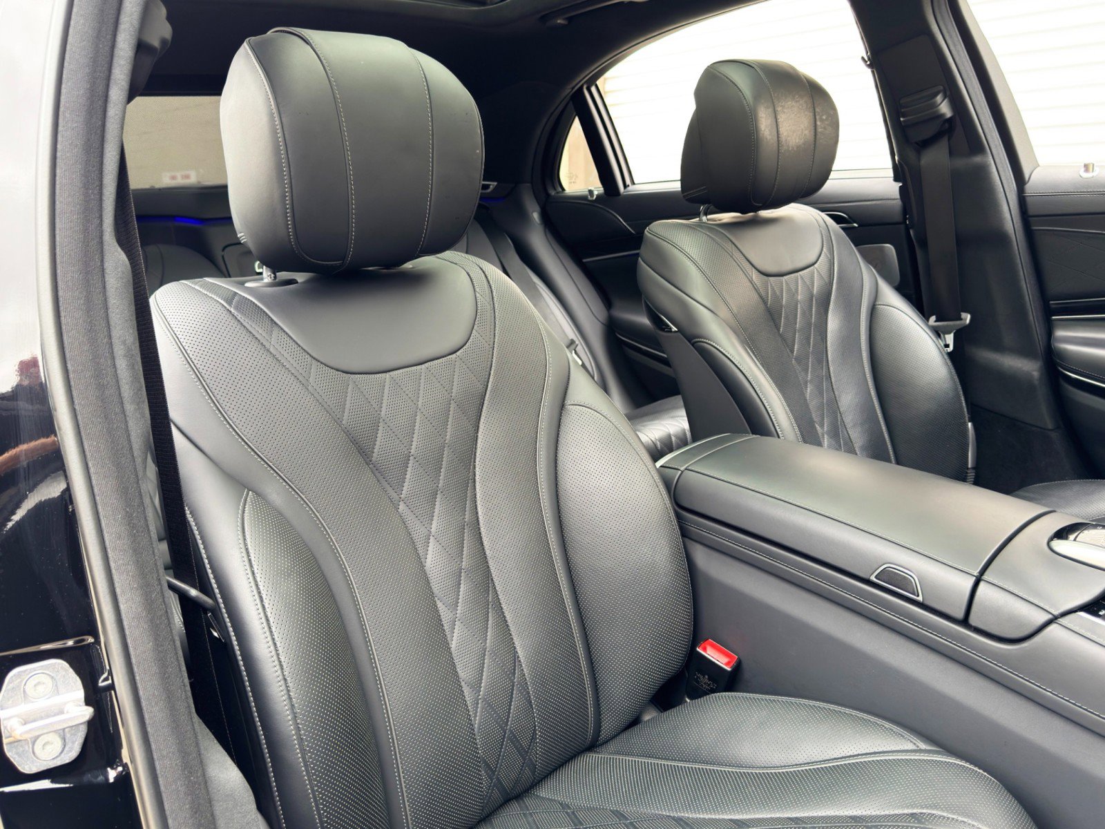 Used 2018 Mercedes-Benz S 560 Sedan w/ AMG Line Exterior image 38