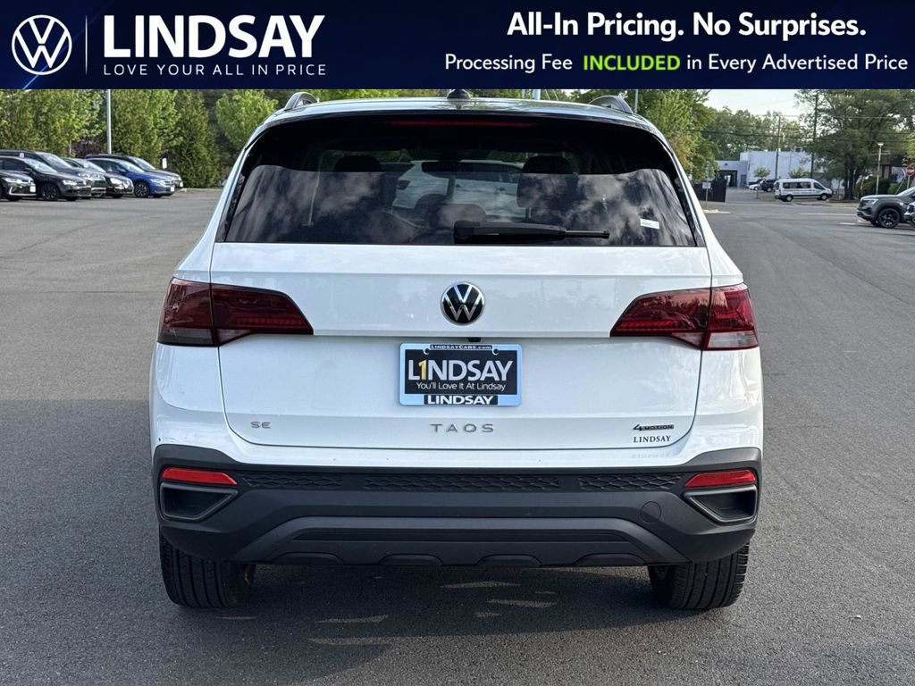 Used 2024 Volkswagen Taos SE AWD/4WD image 4