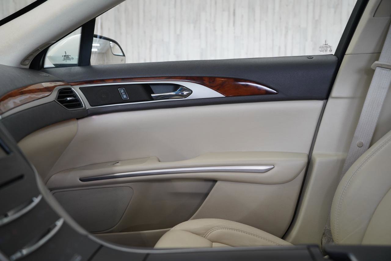 Used 2013 Lincoln MKZ FWD image 30