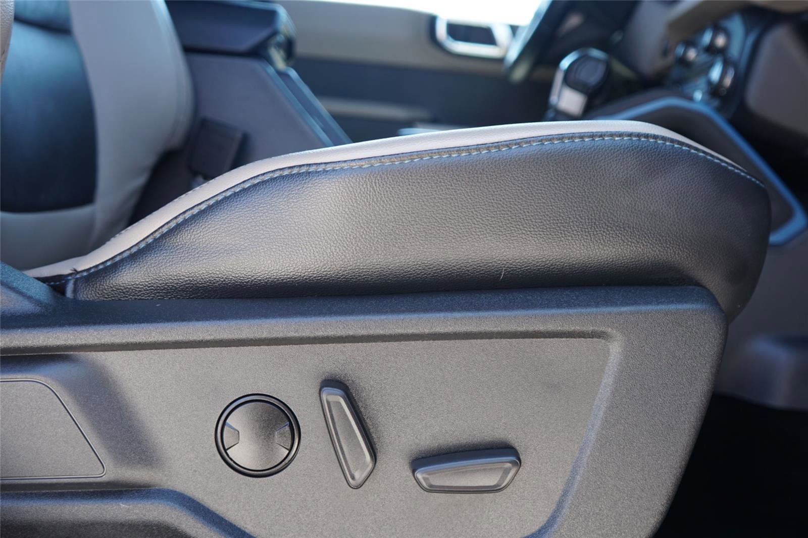 Used 2023 Ford Bronco Wildtrak AWD/4WD image 30