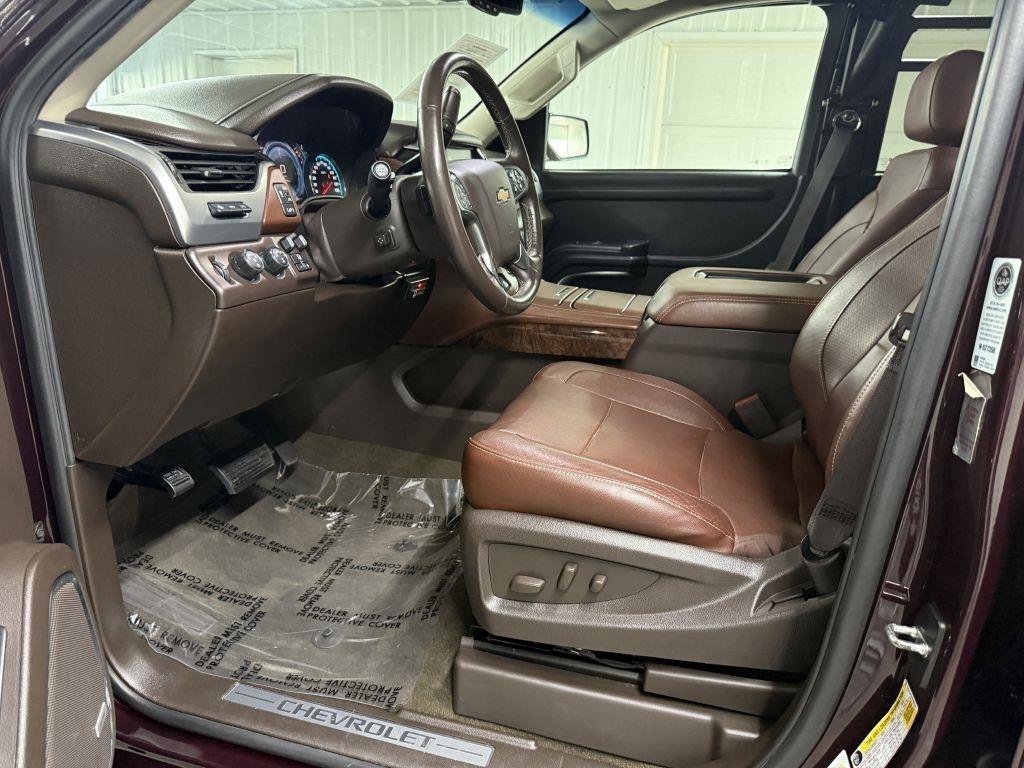 Used 2017 Chevrolet Suburban Premier image 25