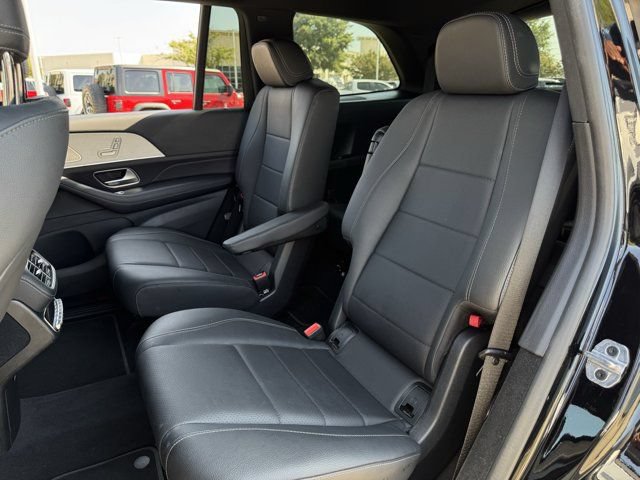 Used 2025 Mercedes-Benz GLS 450 4MATIC image 30