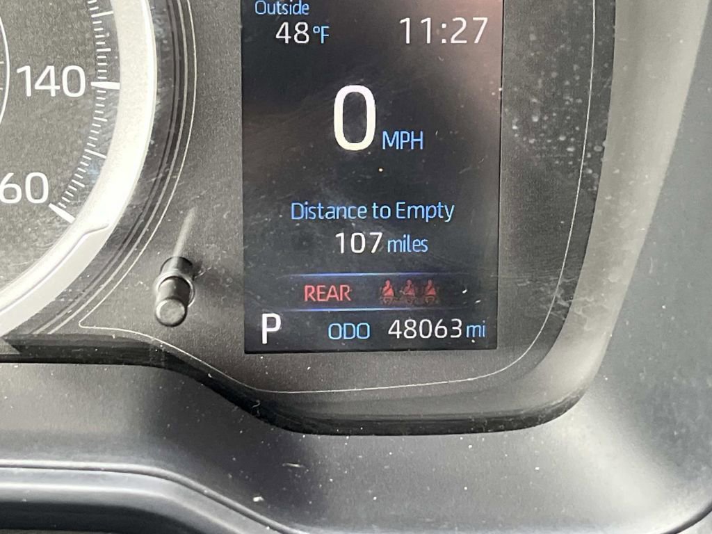 Used 2022 Toyota Corolla LE image 32