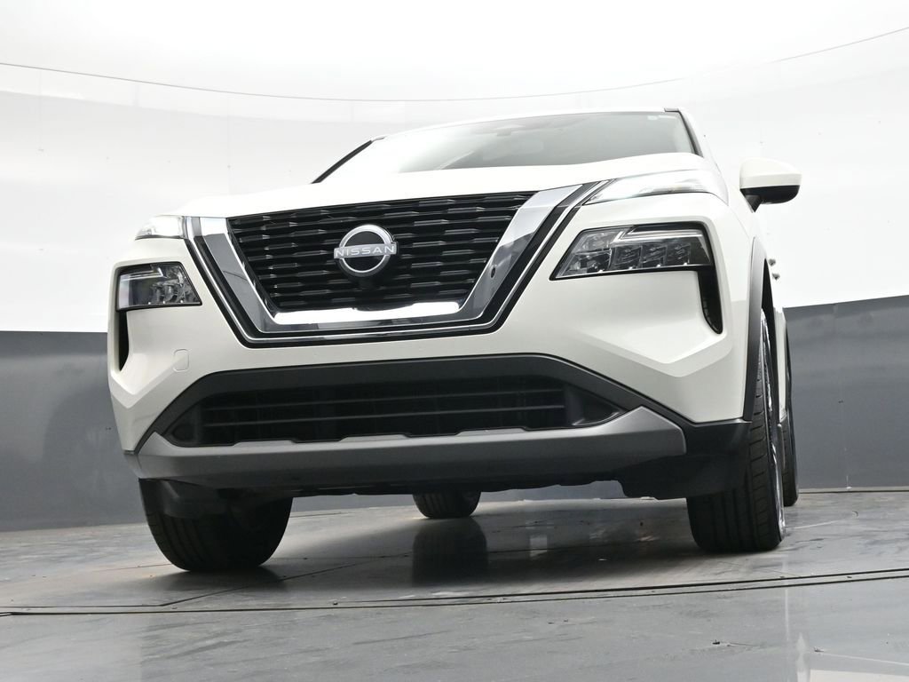 Used 2023 Nissan Rogue SV FWD image 45