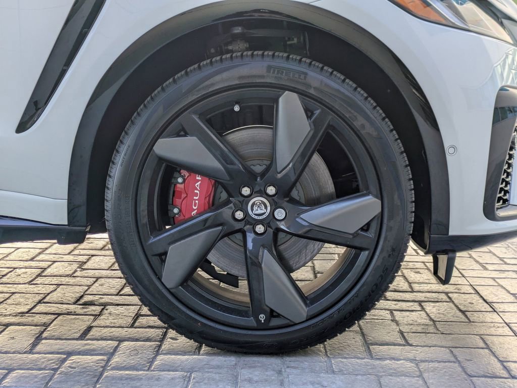 New 2026 Jaguar F-PACE SVR image 11
