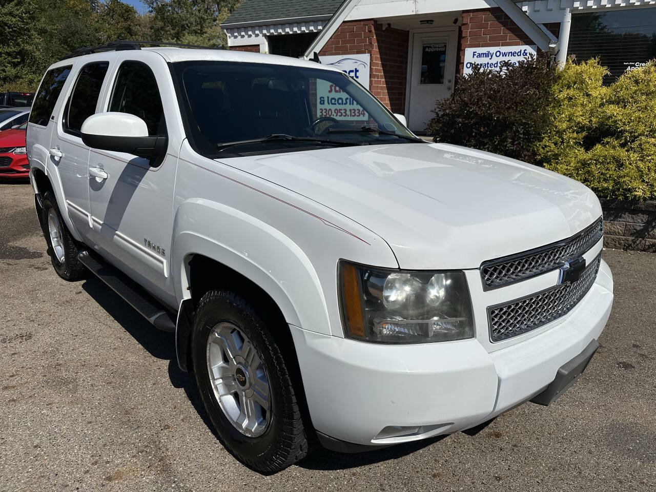 Used 2011 Chevrolet Tahoe LT w/ Luxury Package AWD/4WD image 10
