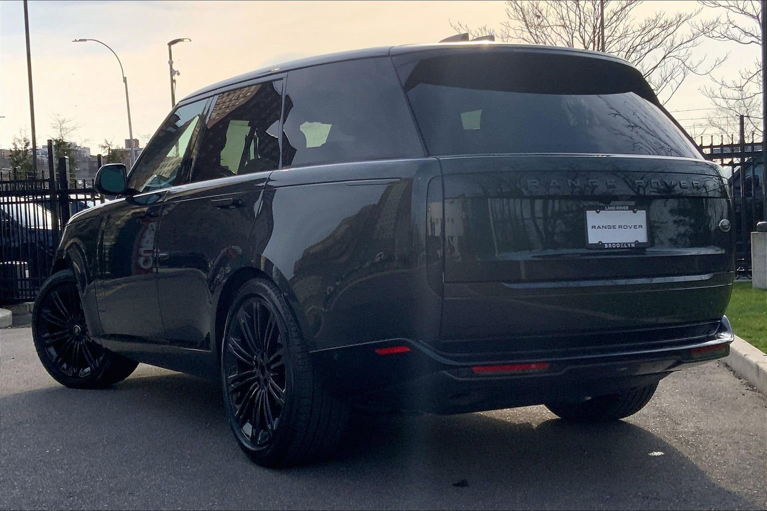 Used 2023 Land Rover Range Rover SE AWD/4WD image 11