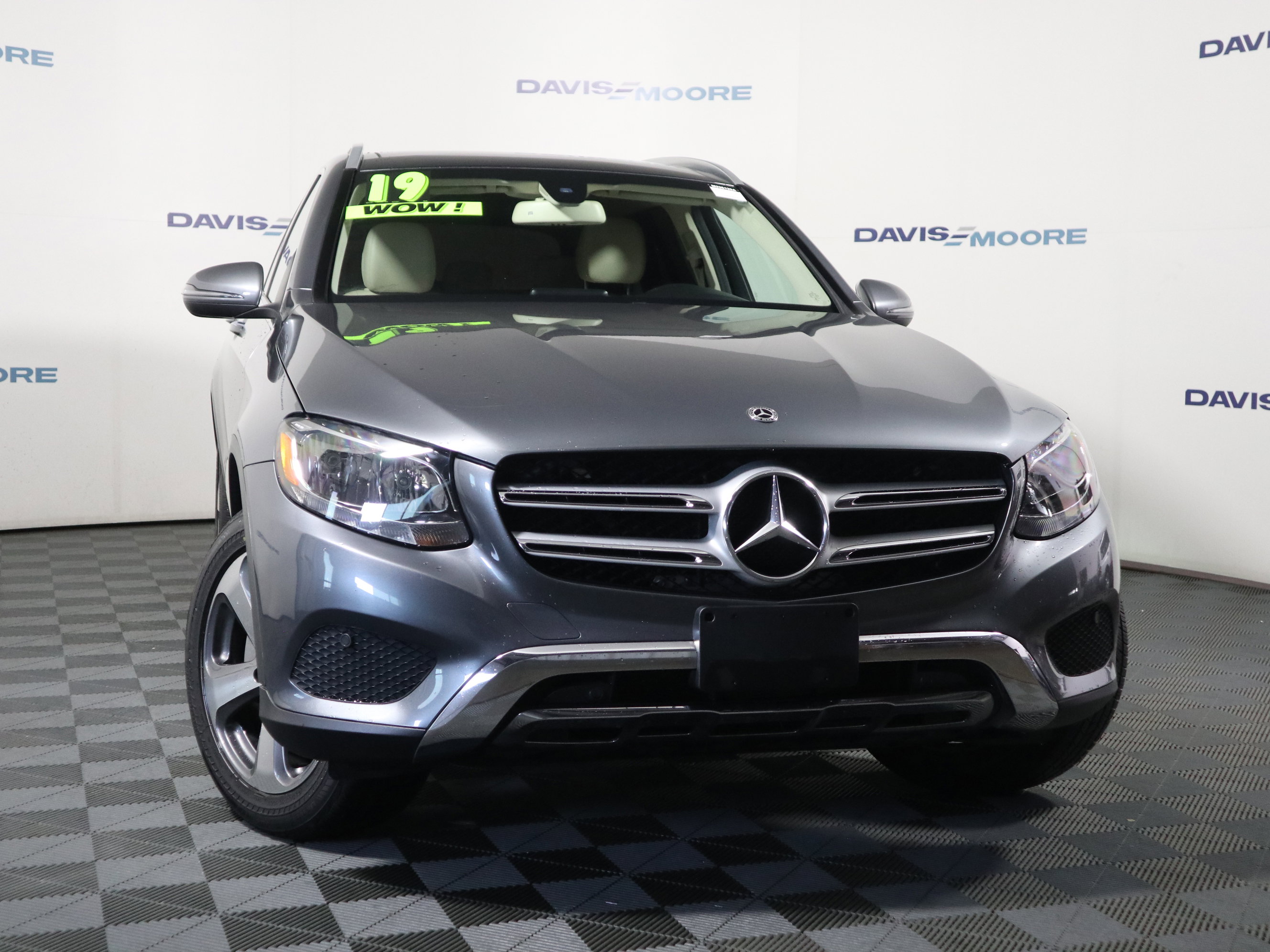 Used 2019 Mercedes-Benz GLC 300 w/ Premium Package image 2