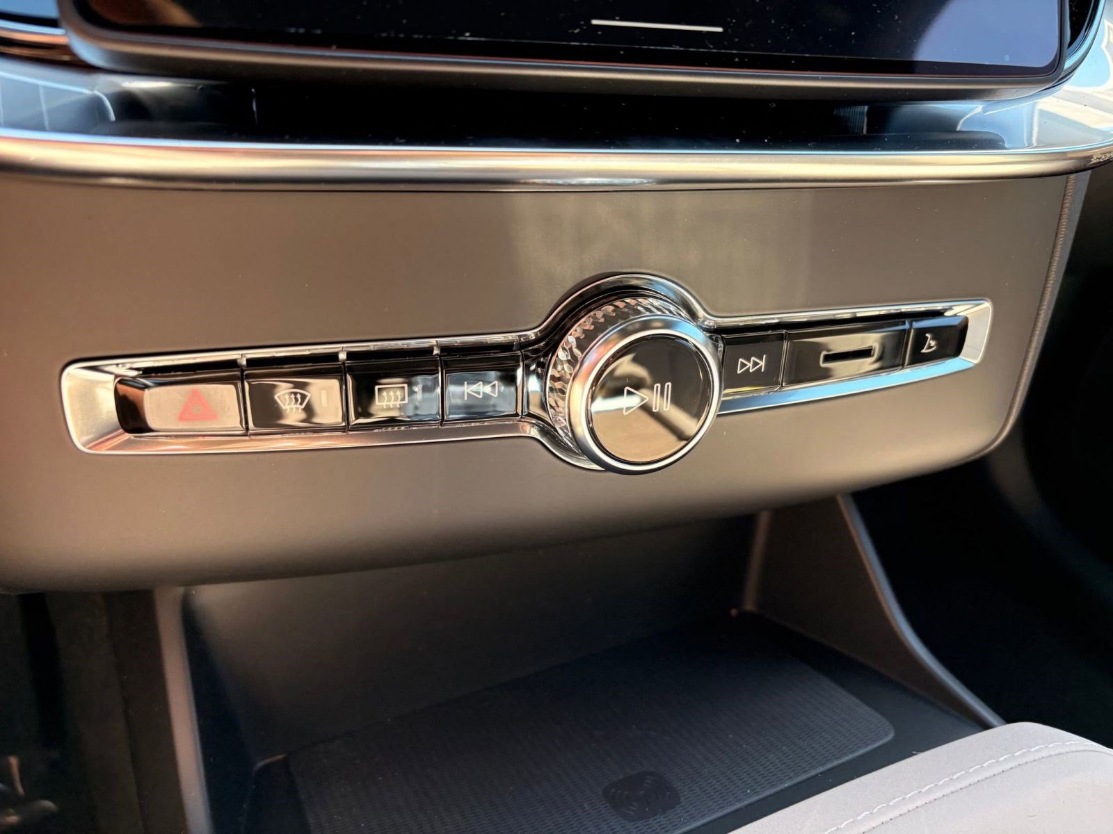 Certified 2026 Volvo XC90 B6 Plus w/ Protection Package AWD/4WD image 19