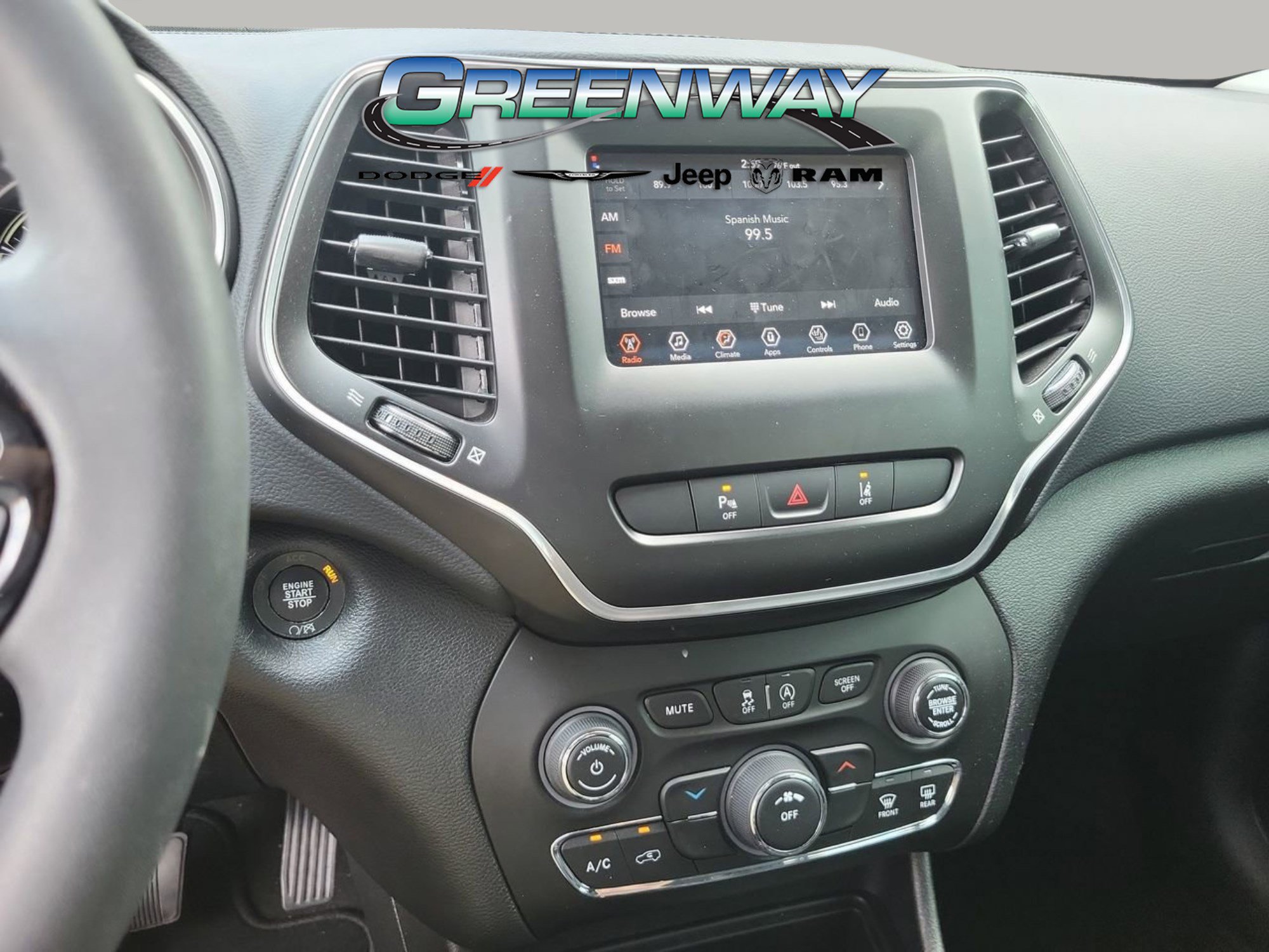 Used 2021 Jeep Cherokee Latitude Plus FWD image 17