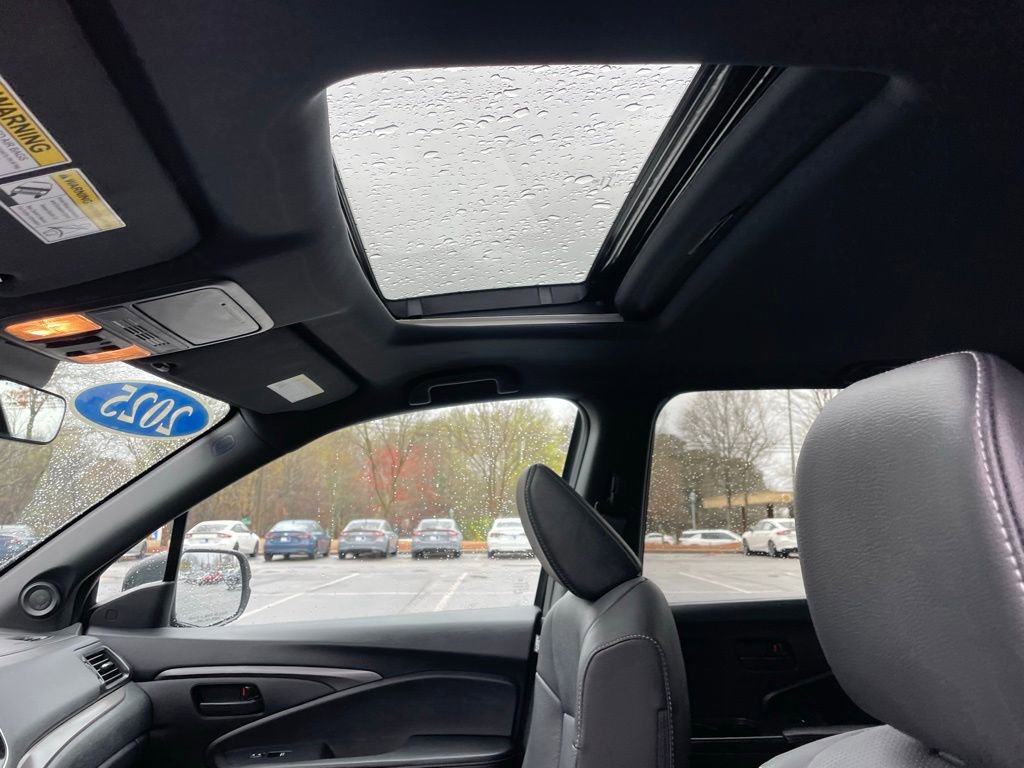 Certified 2025 Honda Passport EX-L image 29