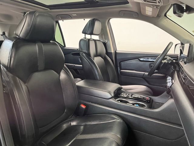 Used 2023 Honda Pilot Touring image 10