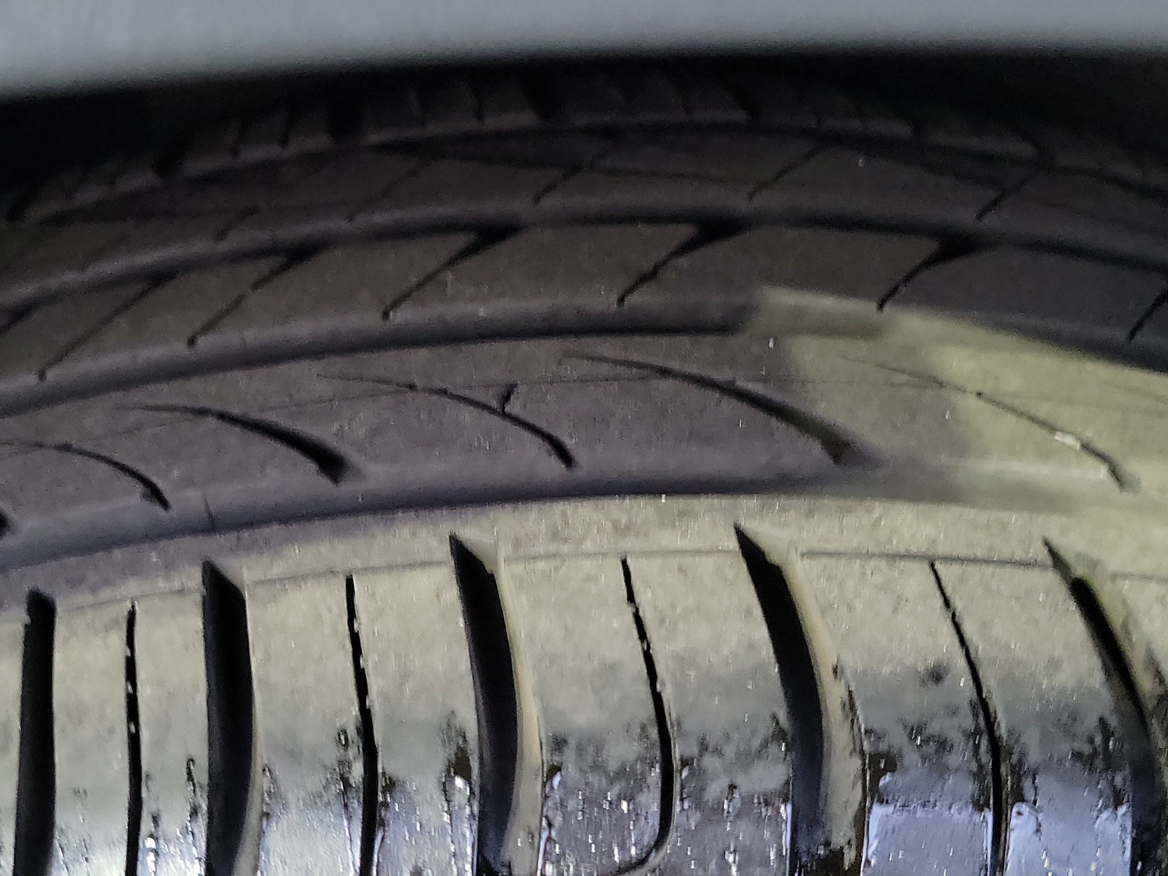 Used 2020 Volkswagen Tiguan SE R-Line image 22