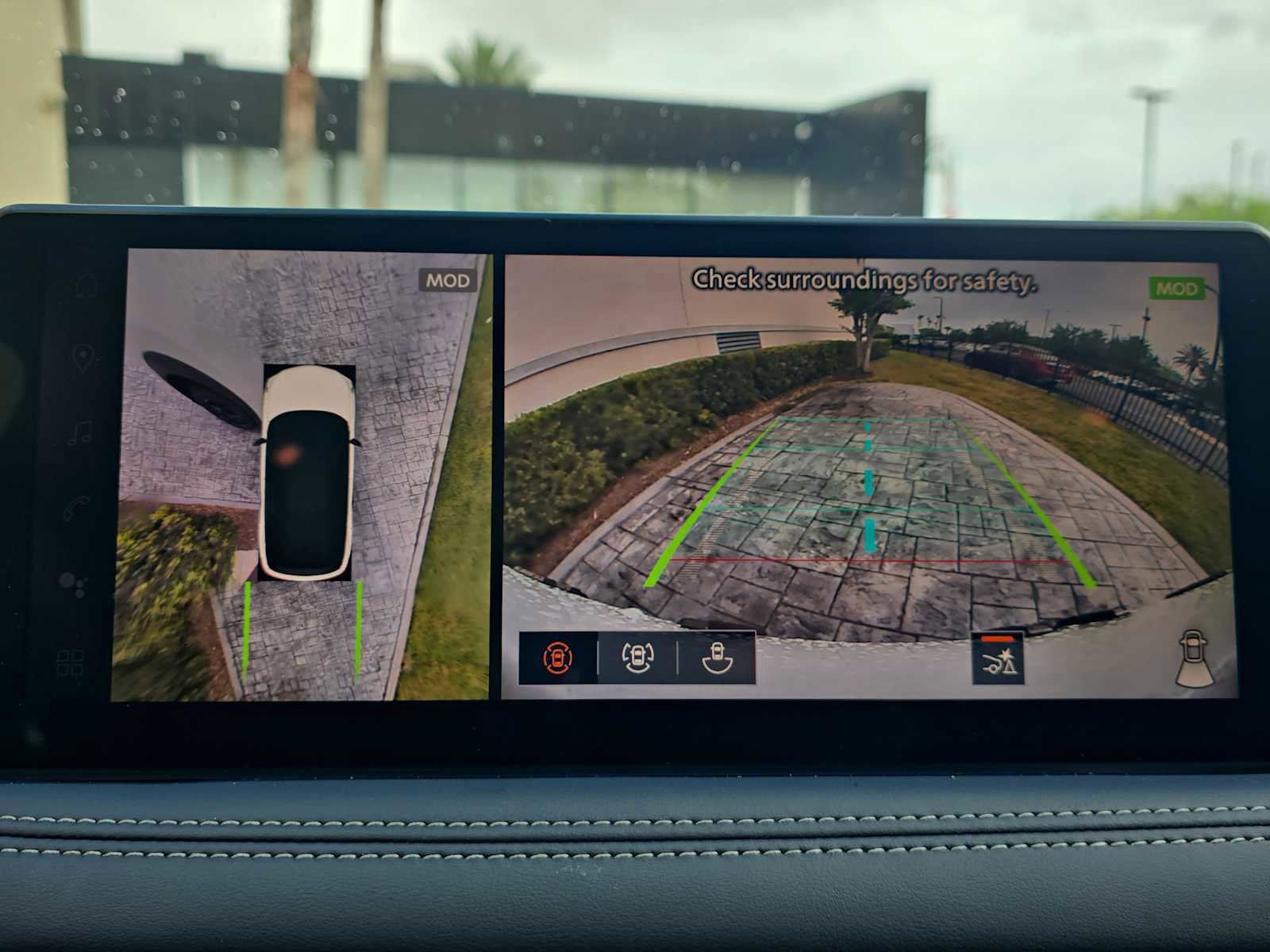 Certified 2026 INFINITI QX60 Sport w/ Dark Cargo Package image 23