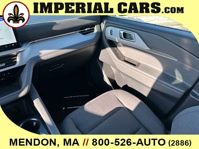 New 2026 Ford Explorer Active image 18