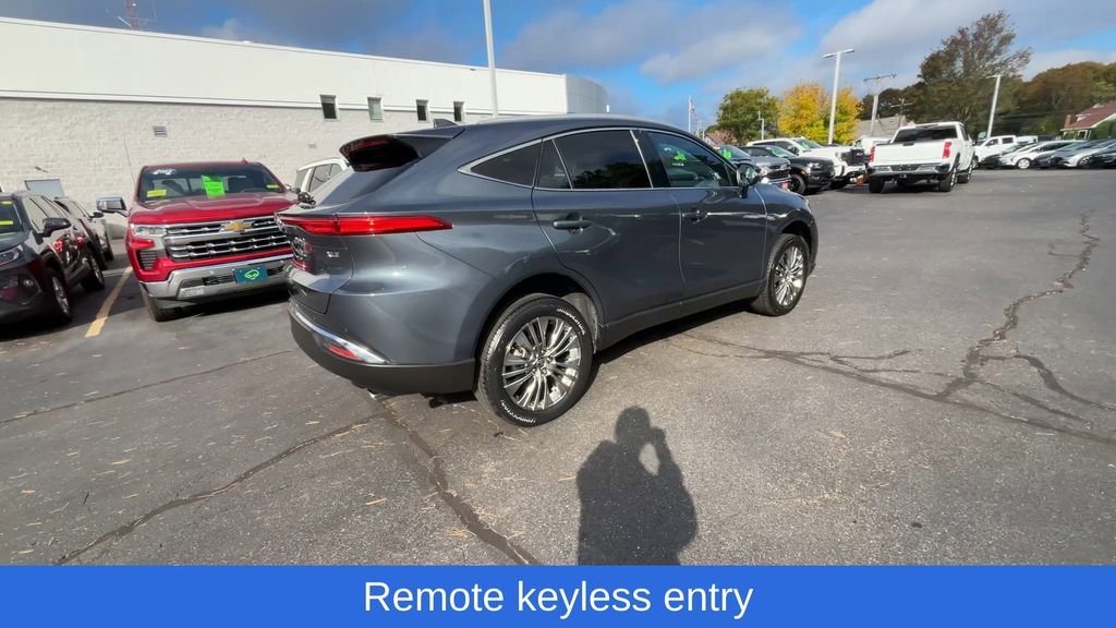 Used 2024 Toyota Venza XLE image 4