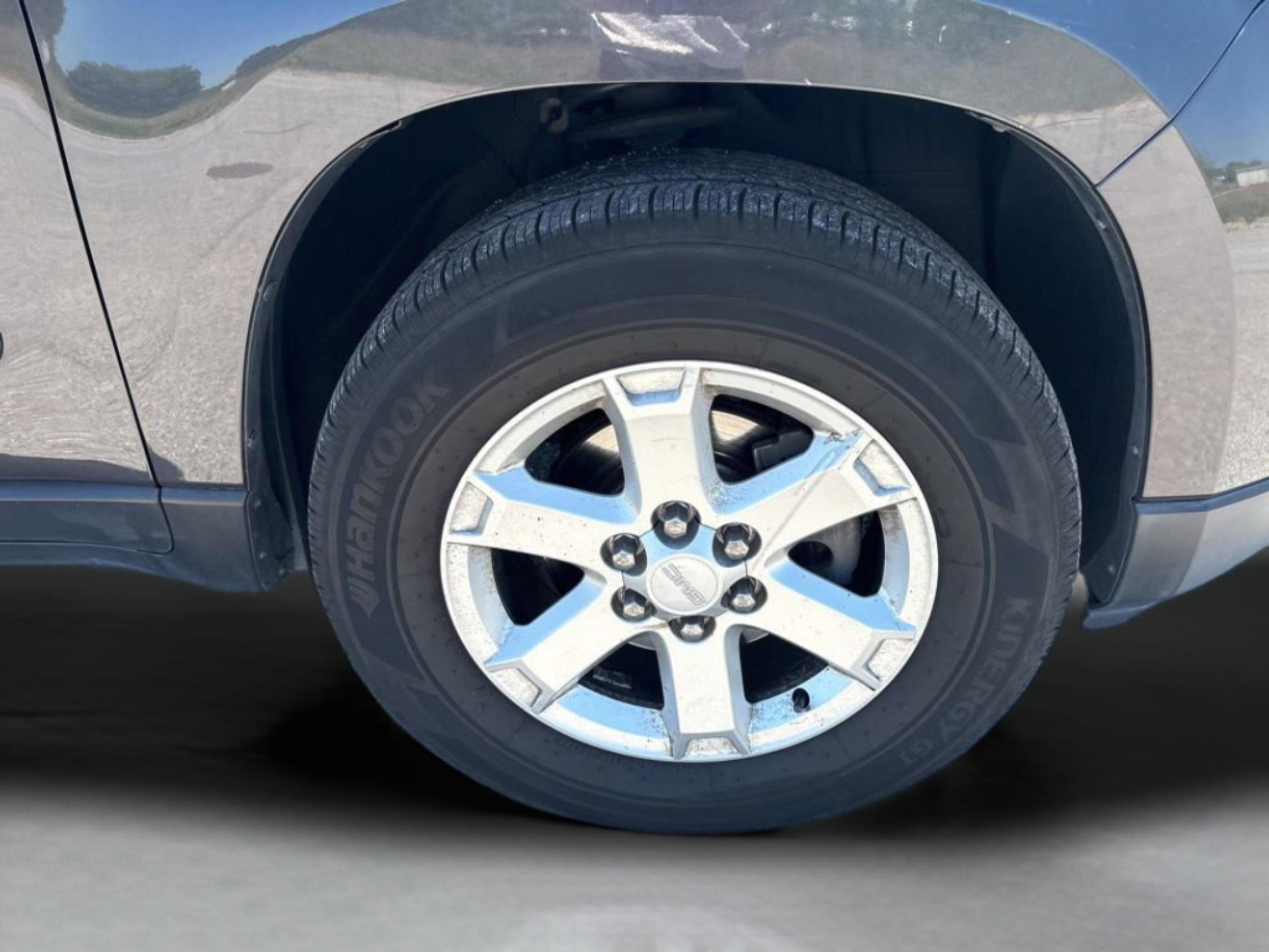 Used 2014 GMC Acadia SLE image 45