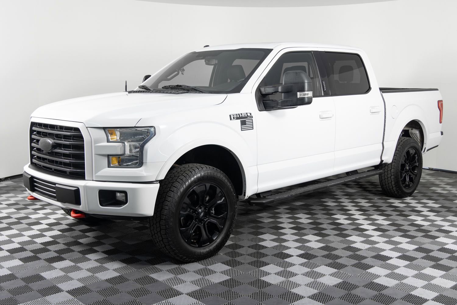 Used 2015 Ford F150 XLT w/ Equipment Group 302A Luxury image 1
