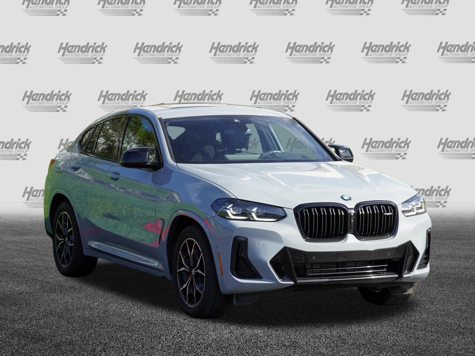Certified 2025 BMW X4 M40i w/ Premium Package AWD/4WD image 2