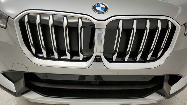 Used 2026 BMW X1 xDrive28i AWD/4WD image 23