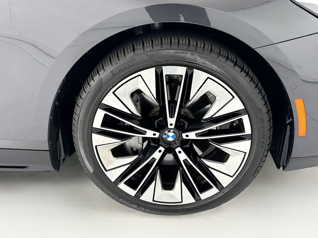 Certified 2026 BMW i5 eDrive40 w/ Premium Package RWD image 31