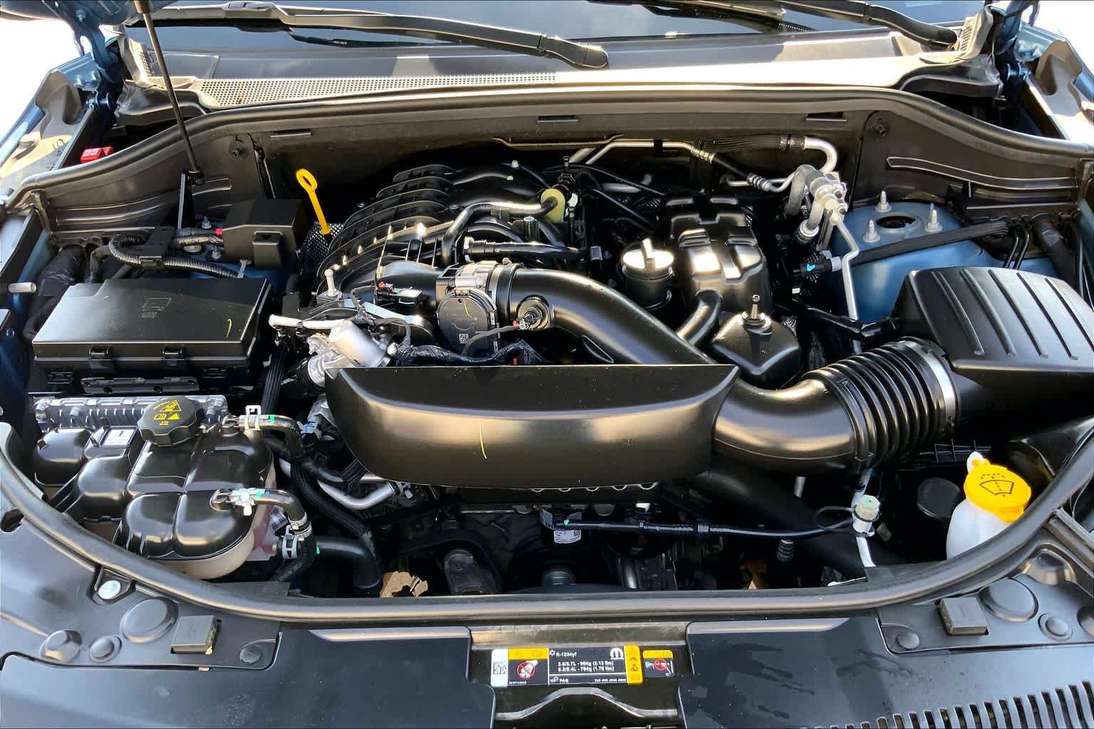 Used 2025 Dodge Durango GT AWD/4WD image 32