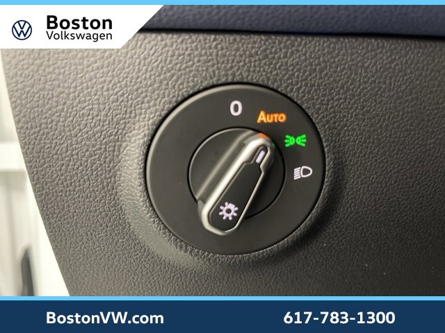 Used 2025 Volkswagen Taos SEL w/ Black Wheel Plus Package image 15