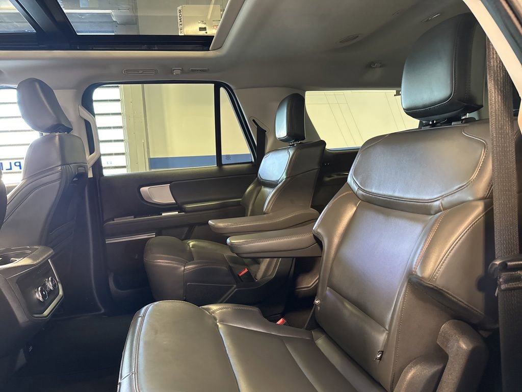 Used 2025 Ford Expedition Max Active AWD/4WD image 25
