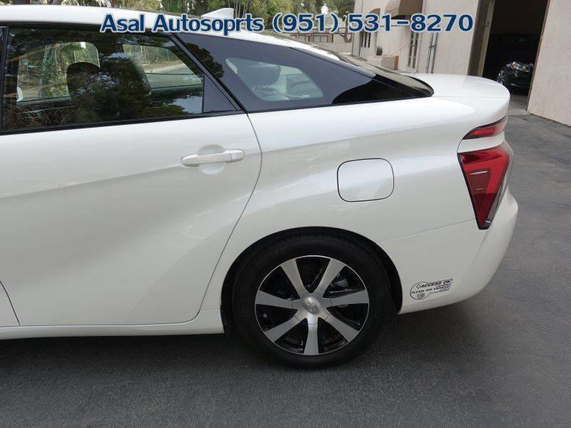 Used 2017 Toyota Mirai FWD image 10